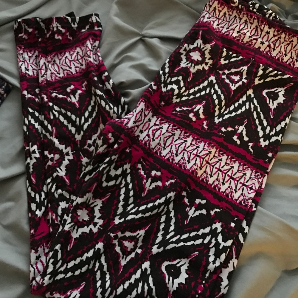 TC BLACK and Fuscia leggings 🖤